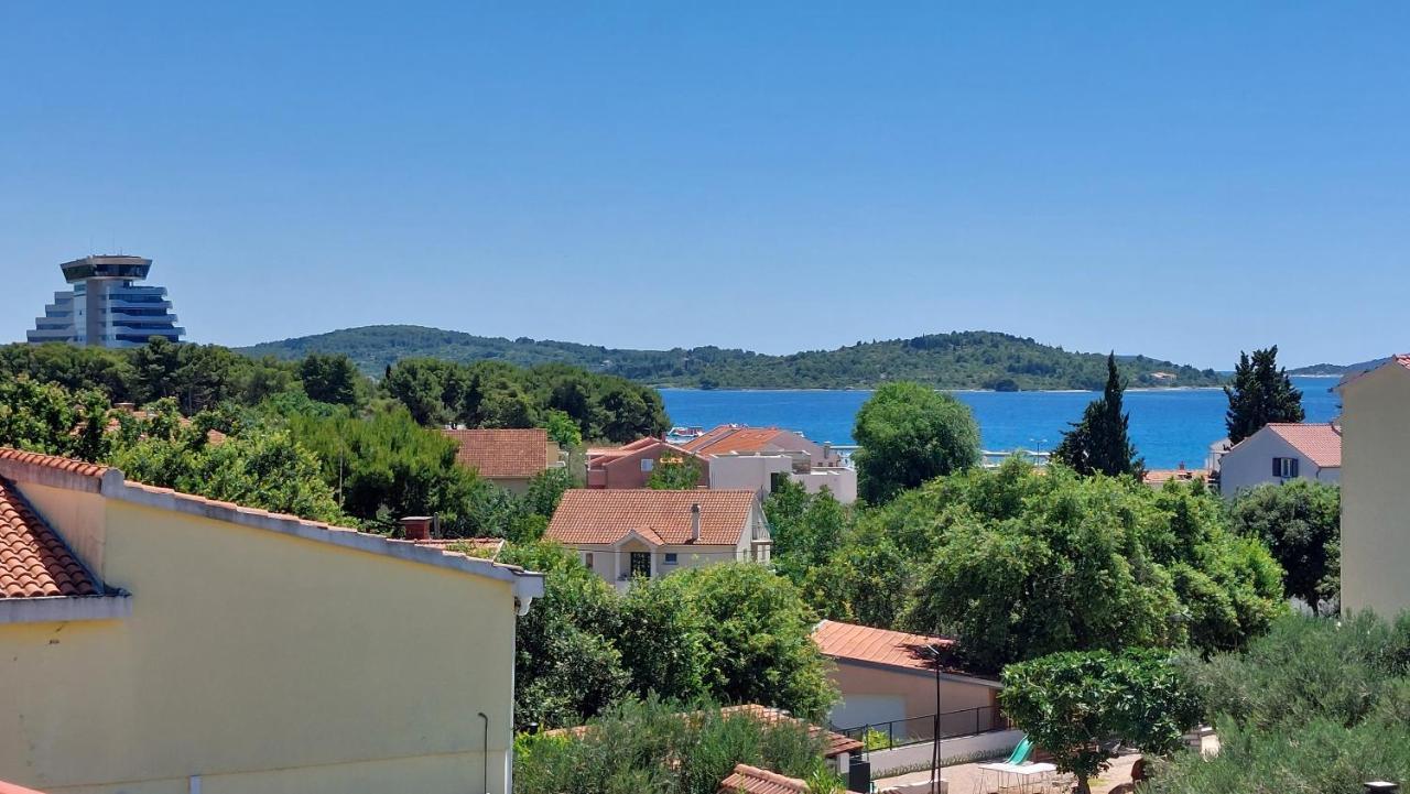 Sea Side Apartments Vodice Luaran gambar