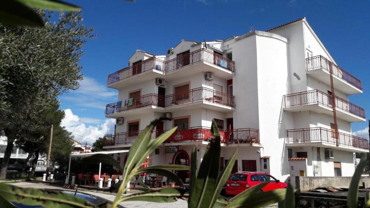 Sea Side Apartments Vodice Luaran gambar