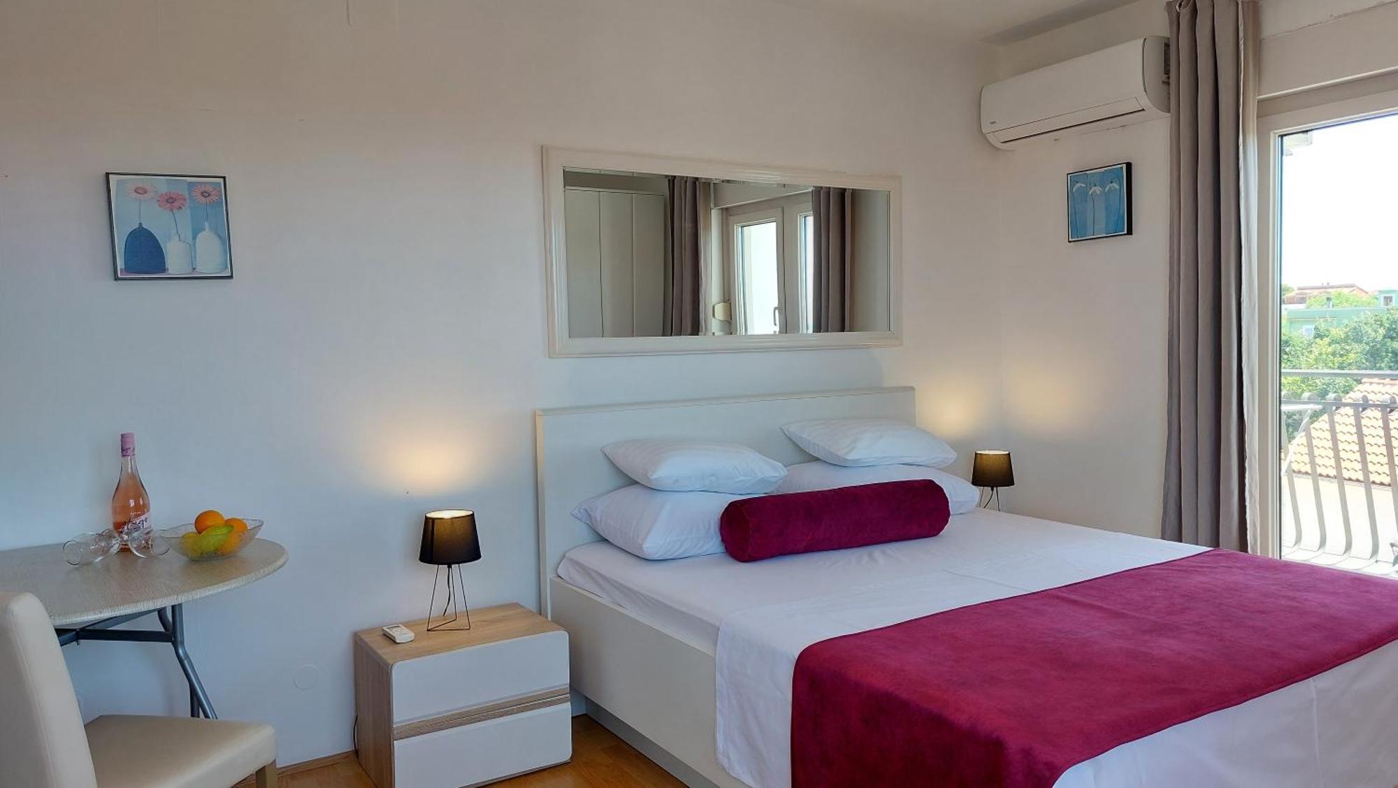 Sea Side Apartments Vodice Luaran gambar