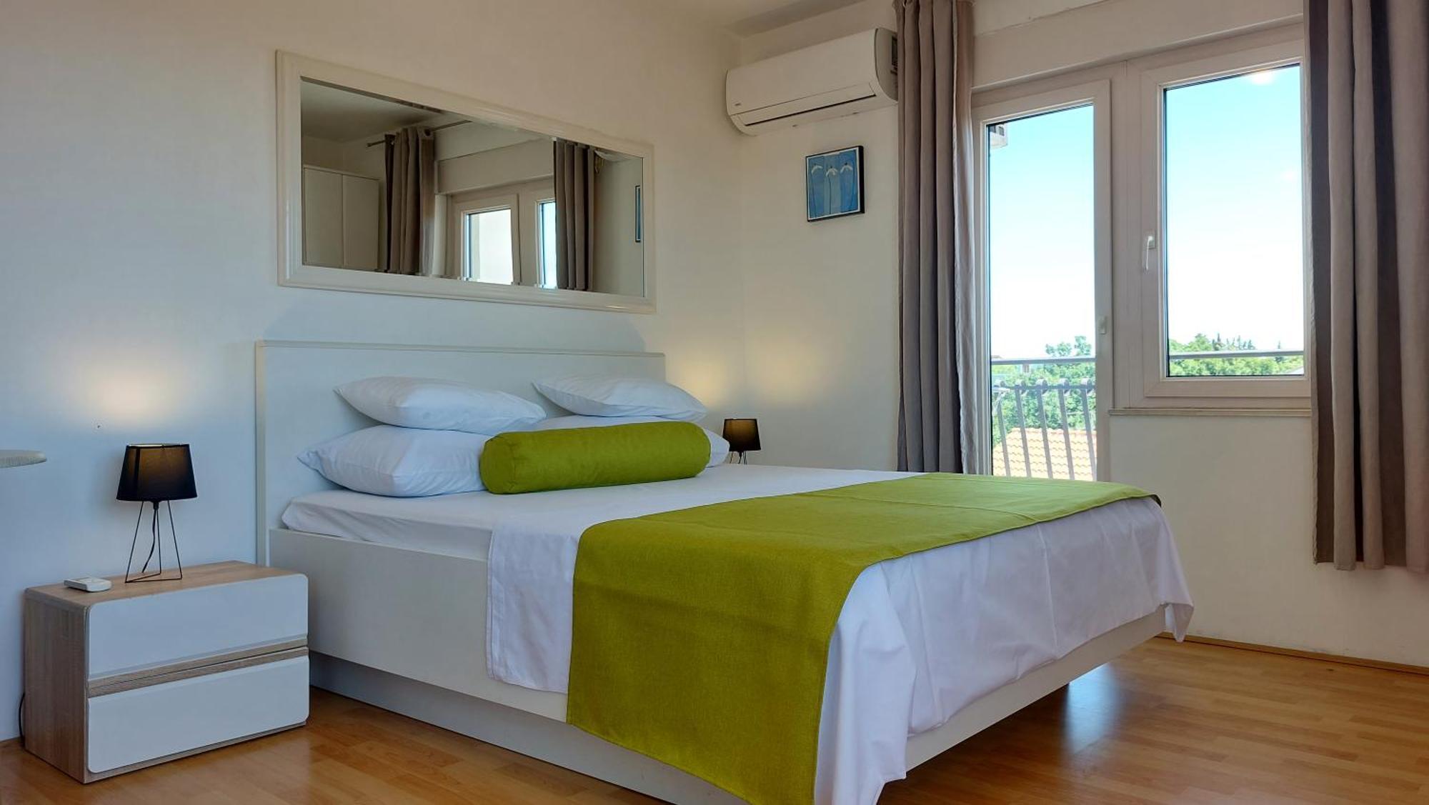 Sea Side Apartments Vodice Luaran gambar